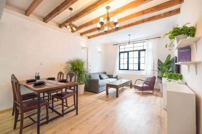 South Shanxi Rd Station 2Br/2Bath with Terrace Line1/10/12