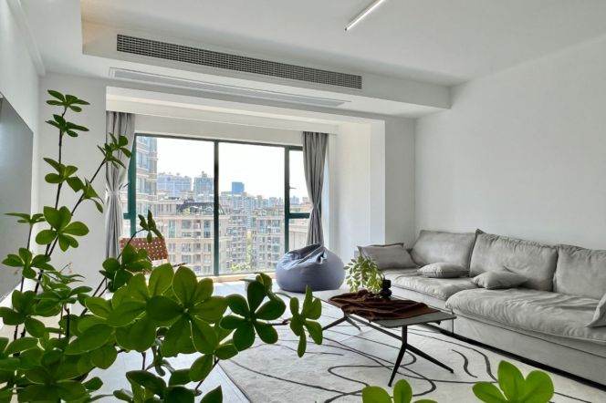 Sunlit 3BR 2BA Residence w/Heating+Balcony in Lianyang/Century Park