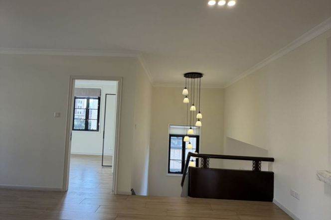 Cozy 2br with lots of windows @South Shanxi Road