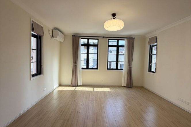 Cozy 2br with lots of windows @South Shanxi Road