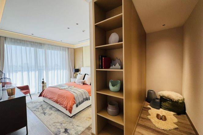 Modern 3brs with floor heating and blcony in Gubei 