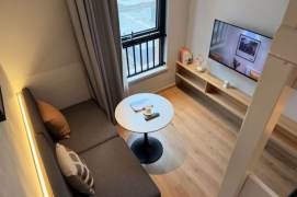 1Loft near line 8, conevenient to Fu'dan and downtown can long and short term lease