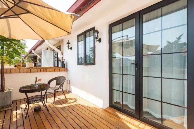 Beautiful 1br loft with huge terrace near South Shaanxi Road