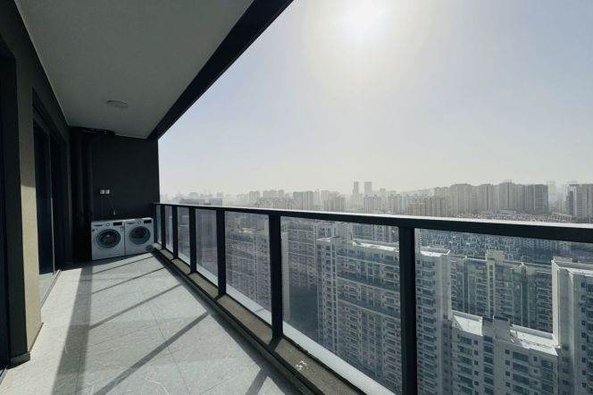 Modern 3brs with floor heating and blcony in Gubei 