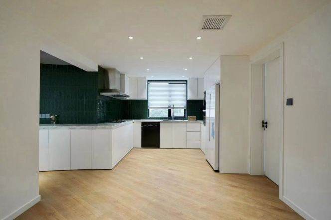 Modern 3brs with balcony and  floor heating Nearby Jing an temple 