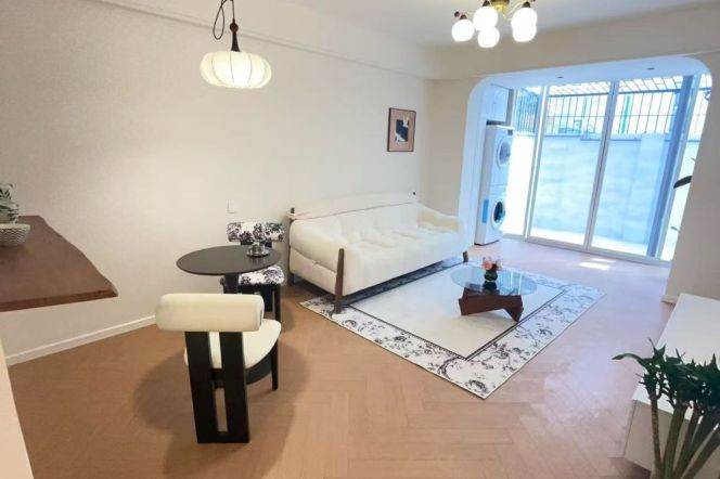 1Bedroom with a yard in 'GuBei'