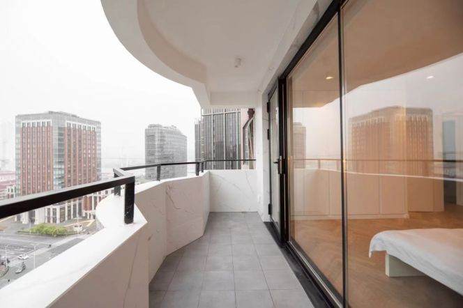 Modern 3brs with balcony and floor heating beside Huang pu river