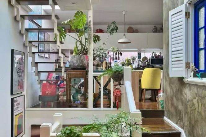 Charming Old House w/Terrace near South Shaanxi Road Station