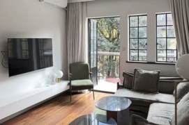 Good lighting 1br with balcony near Jing'an Temple