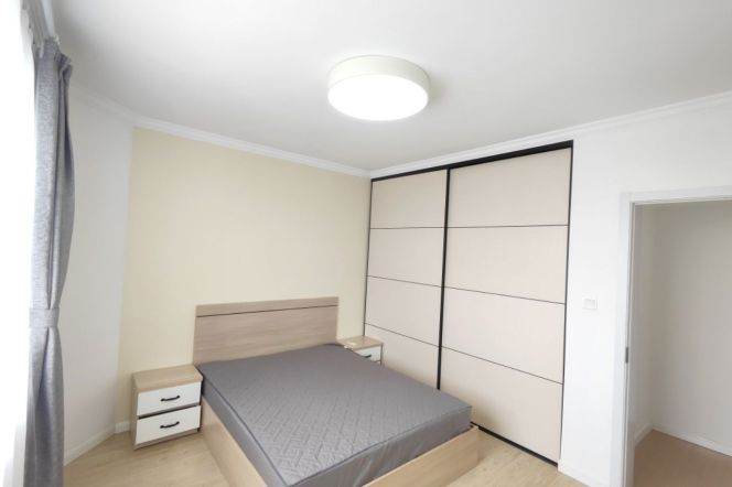 weining rd floor heat 2BR/big living room/115sqm@L2