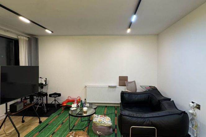 1 Big Br with Floor heating/Central ac/Oven, 90 sqm @ Jiaotong uni L10&11