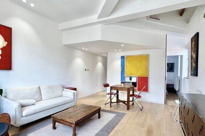 Cleverly renovated 2brs with terrace