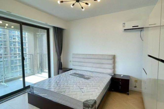 Nice compound 2Brs/2Lrs/1Bt apt nr Zhenping rd,M3/4/7