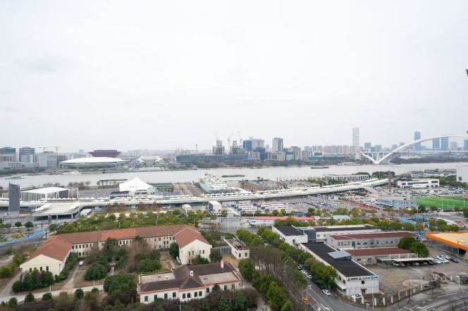 modern big 2brs floor heating nice river view open kitchen beside Huang pu river only 14.5K