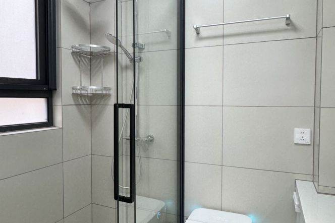 0 step Wuding rd L14 | Spacious 1br APT + Heating | Newly renovated 9.6K