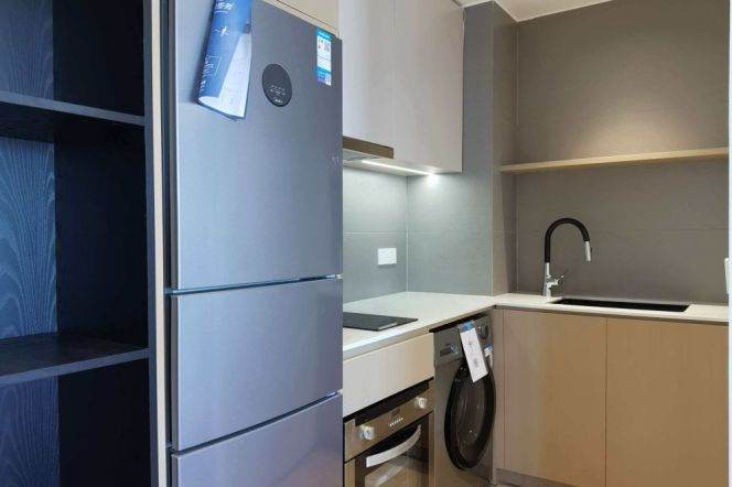 Modern 1bedroom with balcony and floor heating  beside famous Tianzifang 