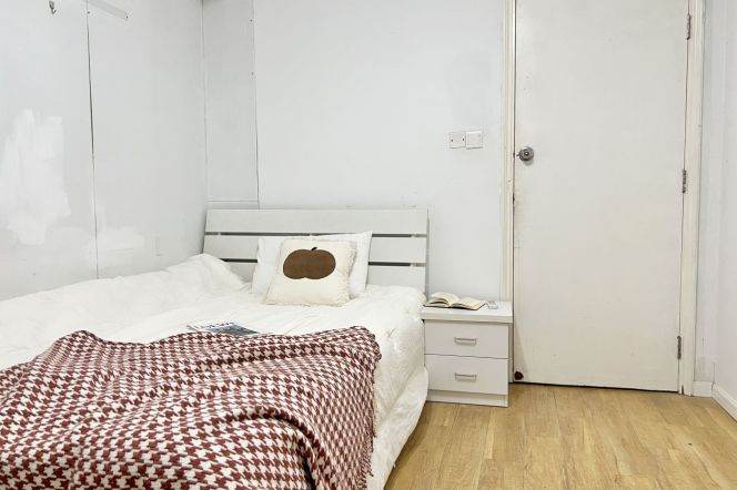 cozy room near Hanzhong rd, Shanghai railway station, long/short lease 