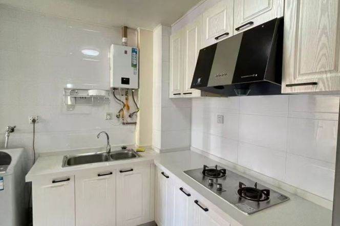 Nice compound 2Brs/2Lrs/1Bt apt nr Zhenping rd,M3/4/7