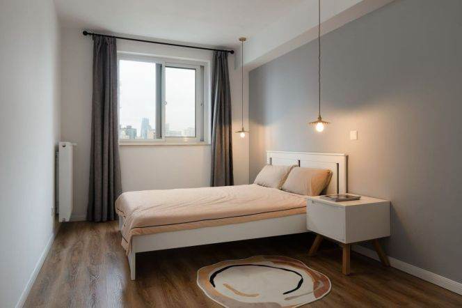 Jing’an Wuding rd/Yanping rd wall heat 3brs apt with balcony; L2/7/14