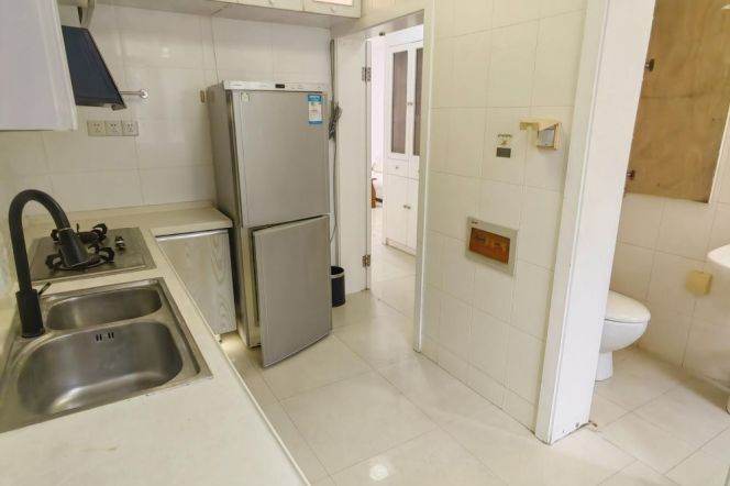 Bright 1 br near XuJiaHui on ZhaoJiaBang Rd . easy to L7/9 ZhaoJiaBang Rd st.+ L1/9/11