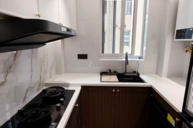 Gorgeous 1br apt,CA,floor heating,Oven,Dishes Washer，Gym in the compound