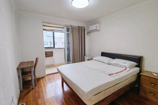 Spacious 1 br with good price on high floor ,easy to L10/11 JiaoTong University St.