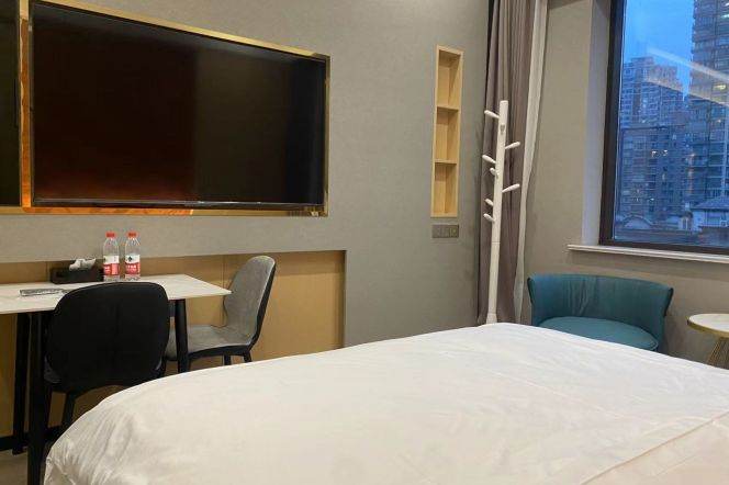 1Studio near line 1/10/11 Xujiahui and Jiao'tong University can long and short term lease