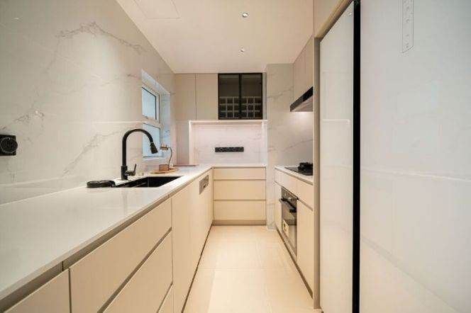 Modern 3brs with floor heating and balcony beside Tianzifang