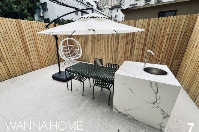 Garden Compound/Gubei Area/Golden Street/Brand New/Huge Yard/Large Storages/Cozy2br