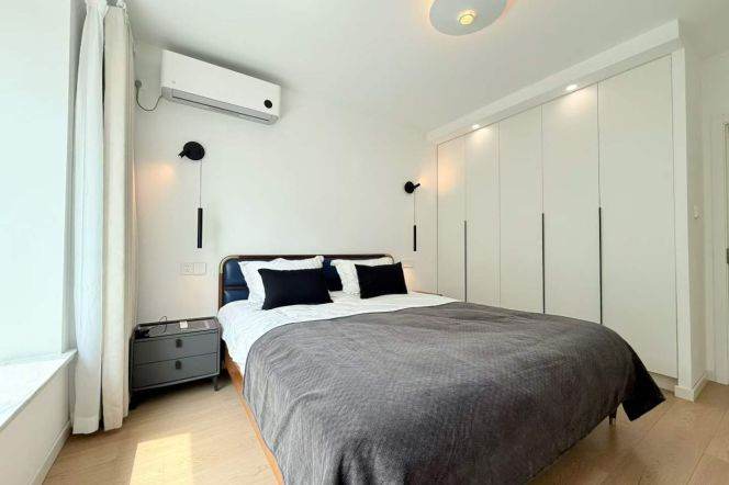 Well-lit, 2Br 1Balcony 110Sqm, Wuding rd., L14