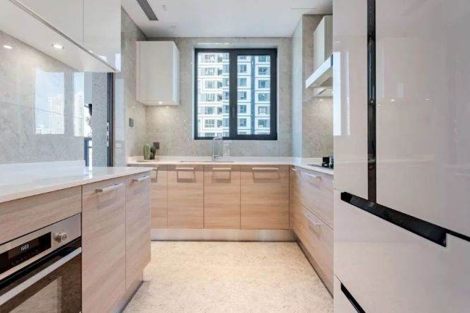 Modern 4brs with balcony and floor heating belong to north Bundside