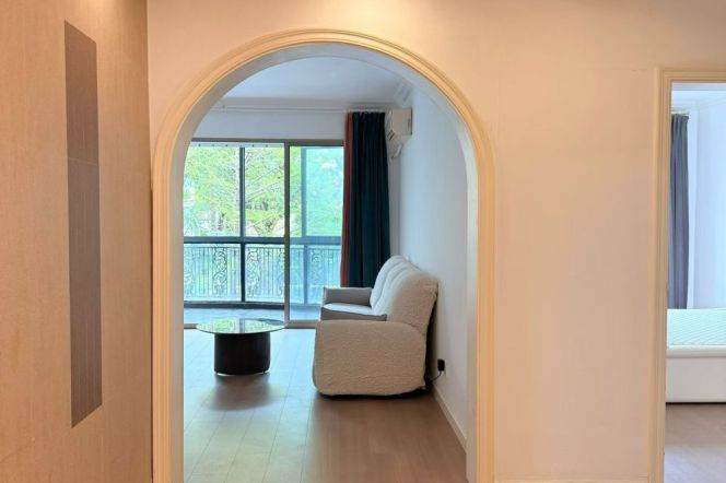 Taiyuan Road,Yongjia Road 2br with elevator /balcony