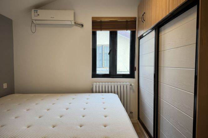 Spacaious 1Br+high ceilings | South Shanxi rd metro & Jiashan rd 8.4K