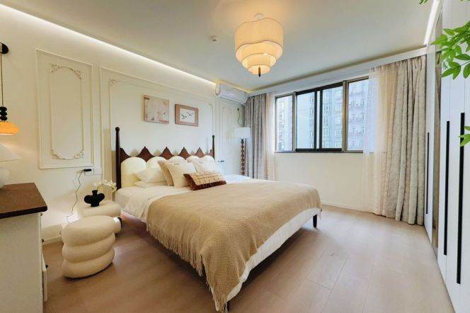 3 Brs, 2 Baths with Floor heating/Central ac, 150 sqm @ Jiaotong uni L10&11