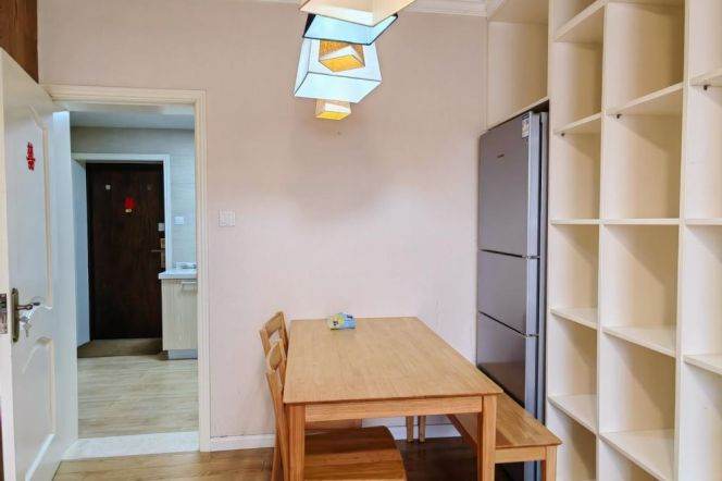 Good Quality 1 br near DaPuQiao ,5 mins walking to L 9/12 JiaShan Rd St.