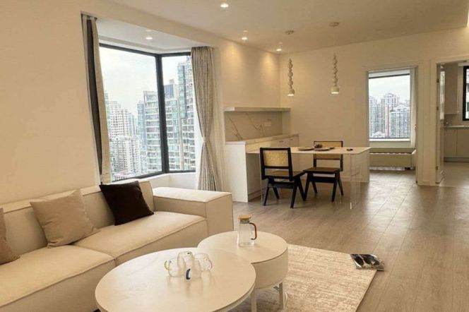 2 Brs with Floor heating/Central ac/Oven, Brand-new Dec @ Luban metro L4