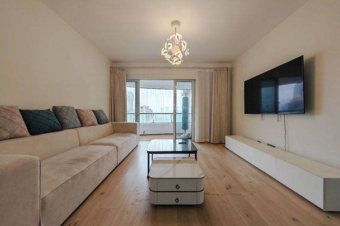 Modern 3brs with floor heating and balcony in  Jing an temple area,