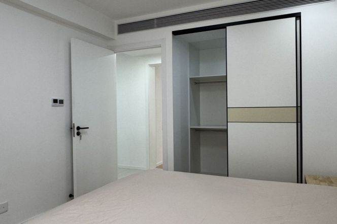 0 step Wuding rd L14 | Spacious 1br APT + Heating | Newly renovated 9.6K