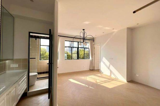 Natural light, 1Br 80Sqm, Jing'an temple, L2/7/14