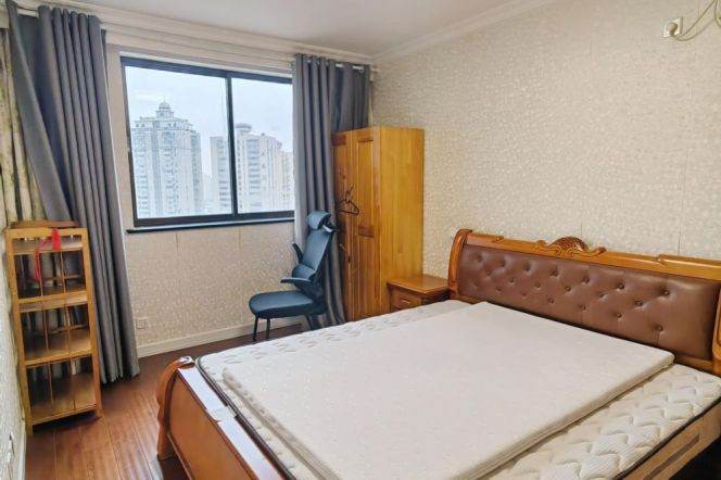 Good price 2 br 3 mins walking to L  8/10 LaoXiMen St.