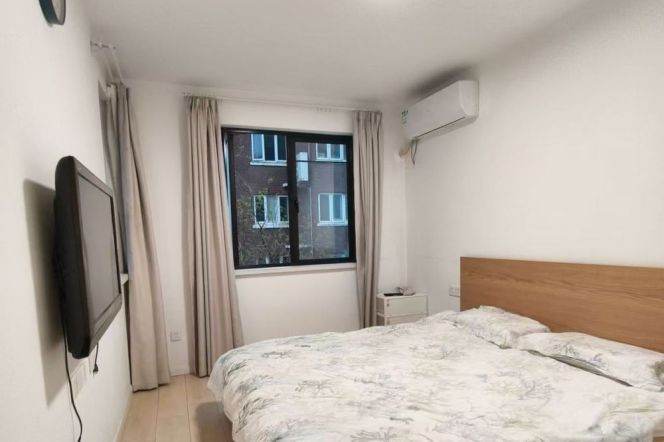 2BR apt with elevator near line 1 Heng'shan Rd can long and short term lease