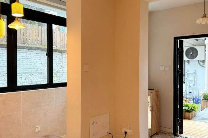 2+1 Rooms, 2 Baths with Big Garden, 130 sqm, Parking lot @ Jingan temple L2&7