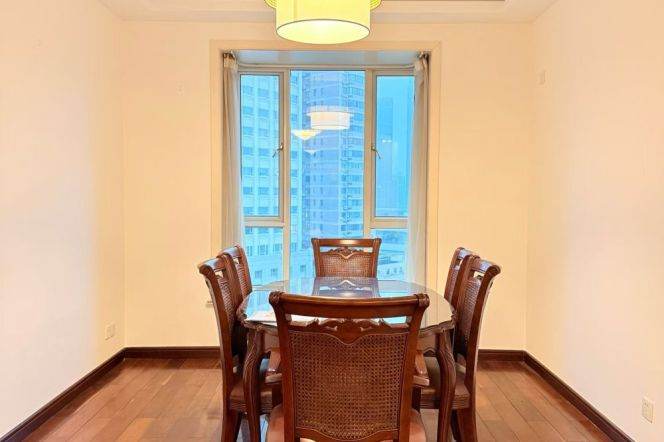 3 Brs, 2 Baths with Balcony, 177 sqm in La Doll @ West Nanjing metro L2