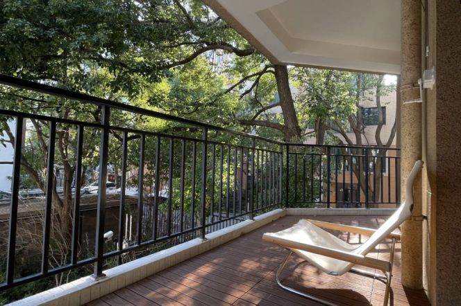 2 Brs, 2 Baths with Open Balcony, Central ac, 110 sqm @ Shuicheng metro L10