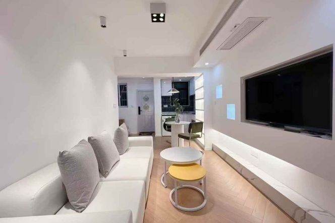 9.3k Brand new 1Br Nr Jiangsu Rd.lines2/11