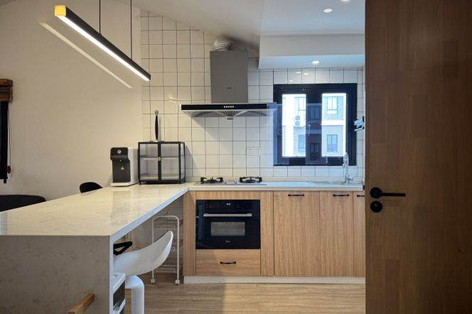 Spacaious 1Br+high ceilings | South Shanxi rd metro & Jiashan rd 8.4K