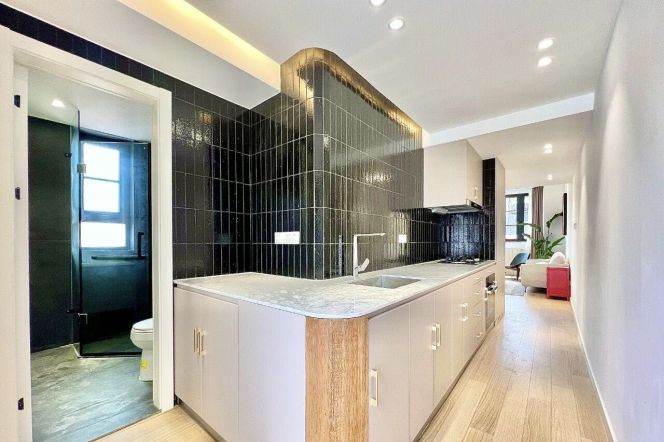 Cleverly renovated 2brs with terrace