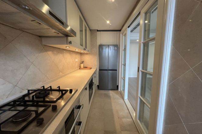 Modern 3brs with floor heating and balcony   in Jing an temple