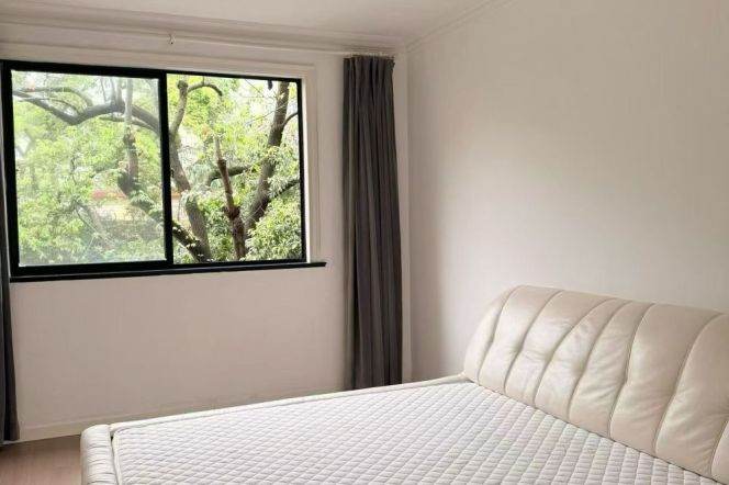 South Shanxi Rd Station Elevator 2Br Line1/10/12