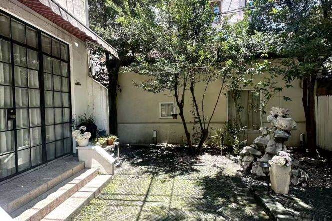 1 br near L1/L10/L12 south shaanxi rd station+floor heating +yard